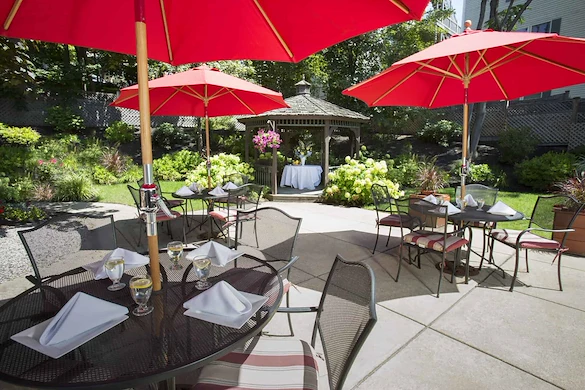 Image of Compass on the Bay (6)