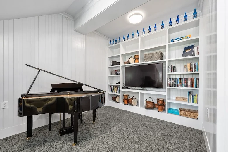 Pineview Cottage Assisted Living and Memory Care Entertainment Room