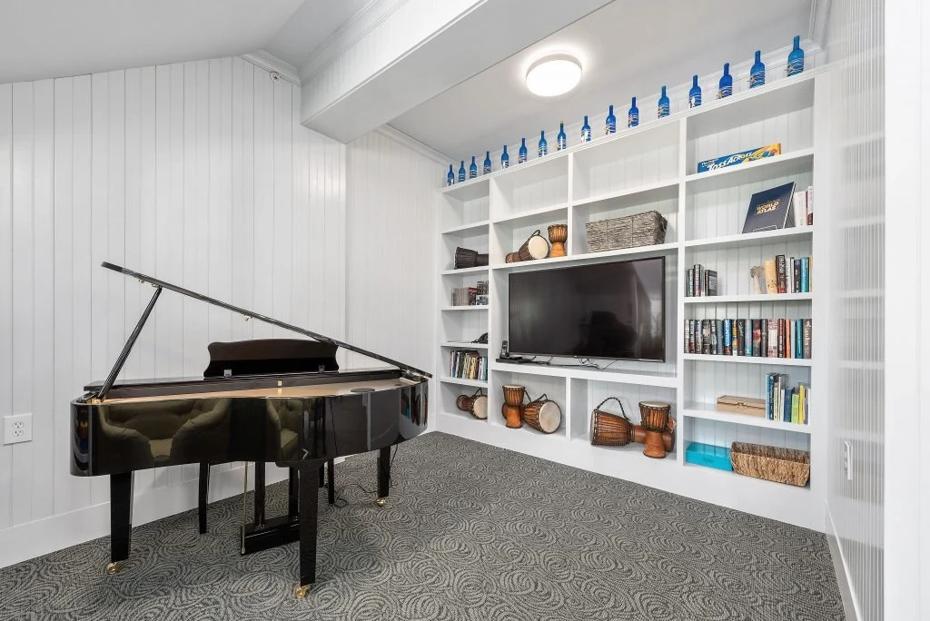 Pineview Cottage Assisted Living and Memory Care Entertainment Room