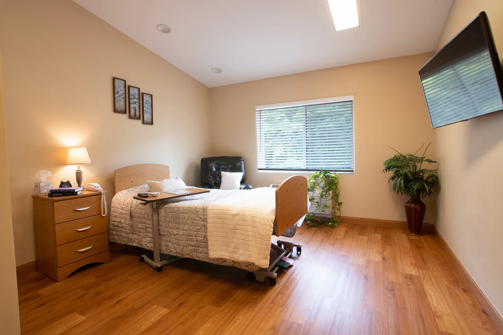 Image of Madeira Healthcare Center (8)