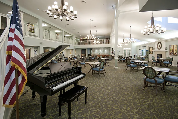 Allegro St. Augustine senior living offering independent living, assisted living, and respite care in Saint Augustine, FL, dining room with elegant lighting