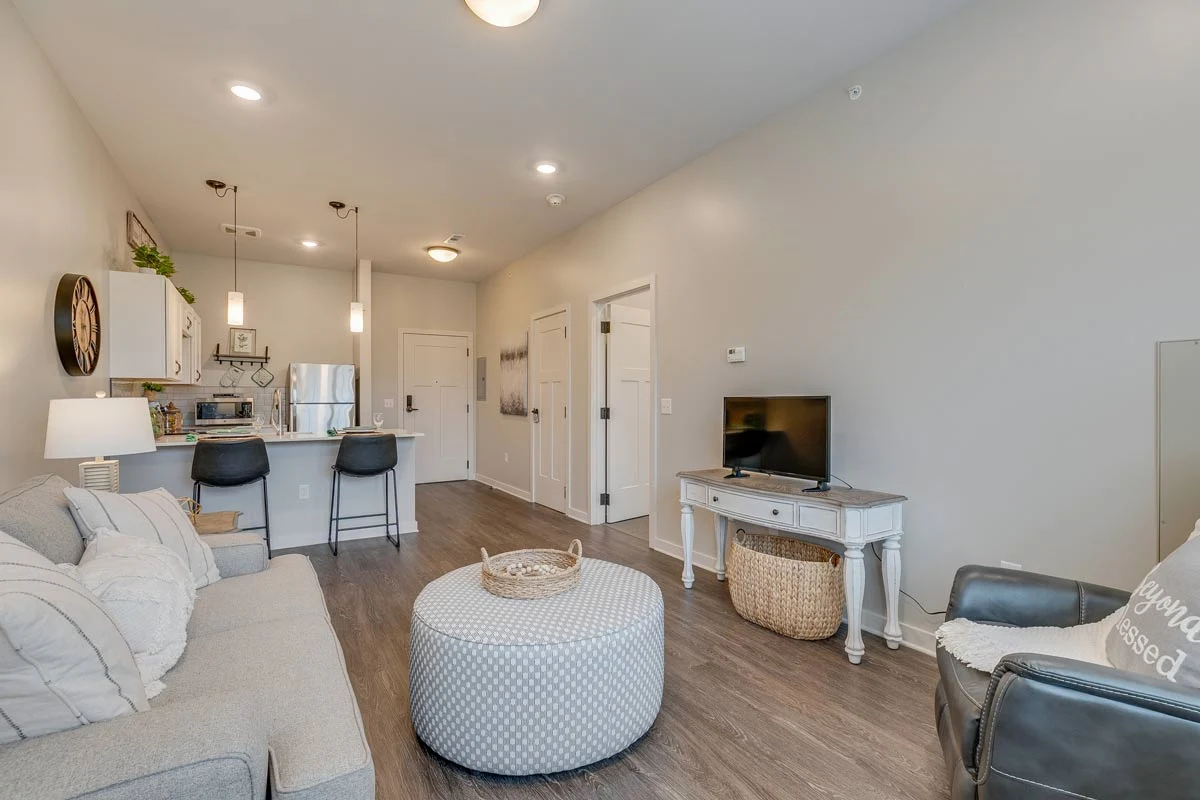 Image of Everlan of Louisville (3)