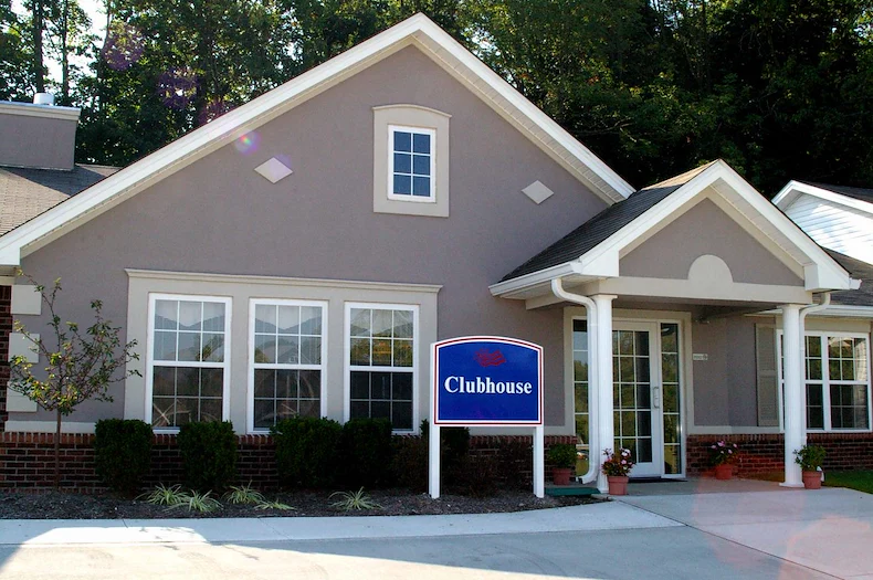 Meadow Lakes Senior Assisted Living in Mooresville, IN Clubhouse front exterior