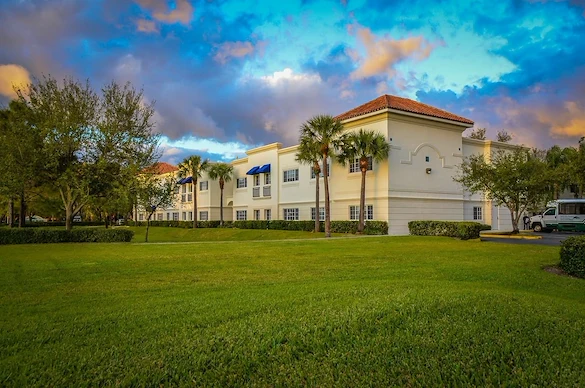 Image of Cura Living at Boca Raton (1)