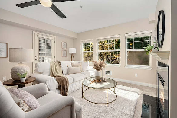 Chateau Bothell Landing in Bothell, WA, apartment living room