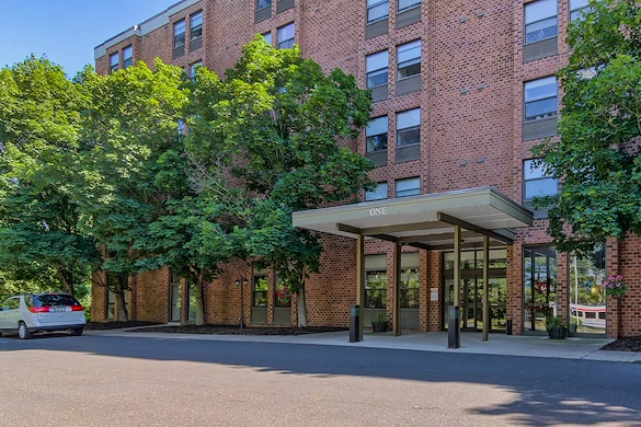 Image of Charter Arms Apartments (4)