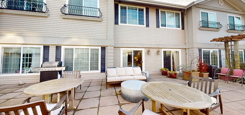 Image of Edmonds Landing by Cogir (7)