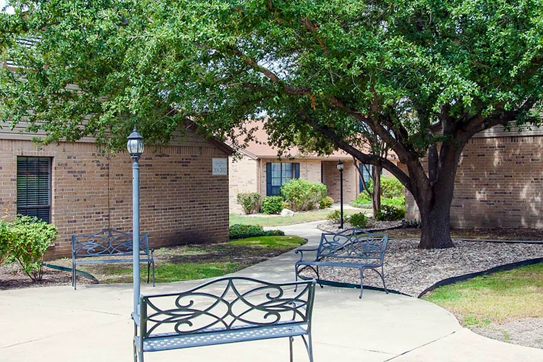 Image of Golden Estates Rehabilitation Center (4)