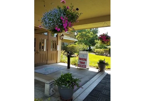 WELCOME TO AVAMERE COURT AT KEIZER INDEPENDENT LIVING