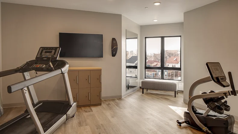 Image of Milton Earl (5)