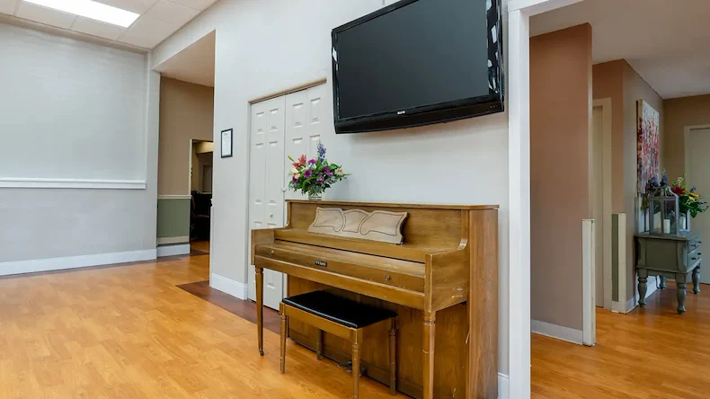 Image of Metropolis Rehabilitation & Health Care Center (5)