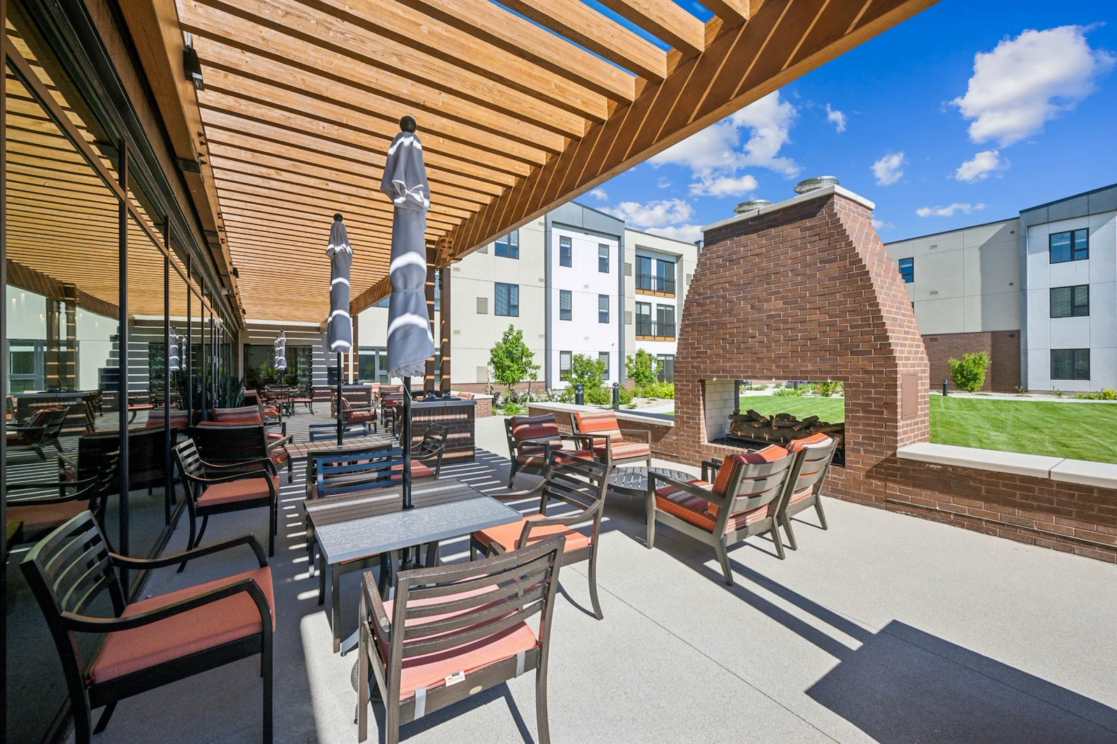 Image of Cadence Broomfield by Cogir (10)