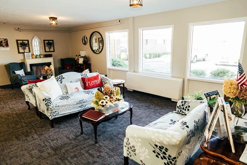 Image of Lyndon Crossing (7)