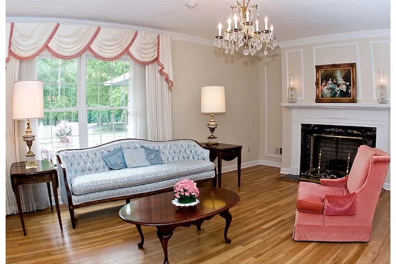 Image of Chesapeake Manor (4)
