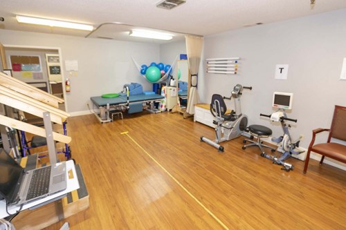 Image of Cloverdale Healthcare Center (2)