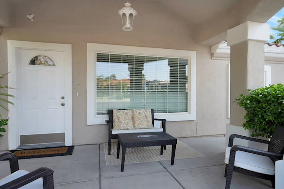 Image of Valencia at 19th Pl. #2 (9)