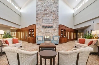 Image of Oak Leaf Manor South (2)