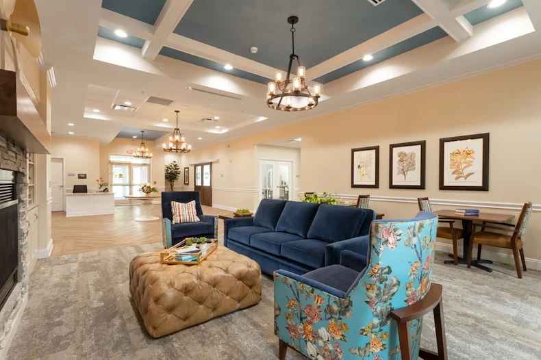 Lakeshore Woods Assisted Living and Memory Care Lounge 