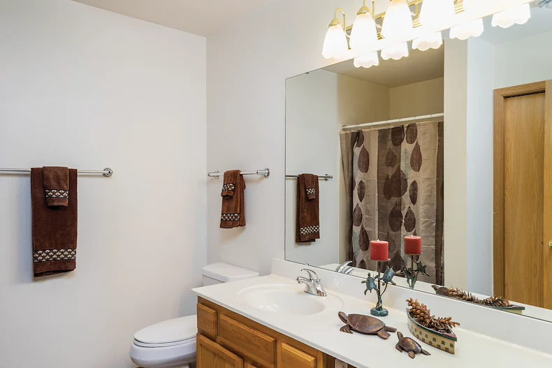 Park Vista Retirement Living – Waupaca, WI, bathrrom
