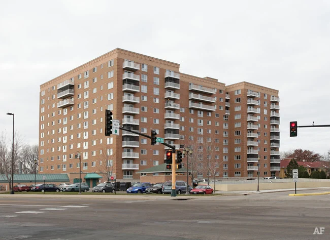 Image of Gramercy Park Cooperative at Lake Shore Dr. (1)