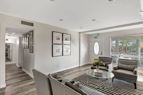 Image of The Valencia Home at 19th Pl. #1 (3)