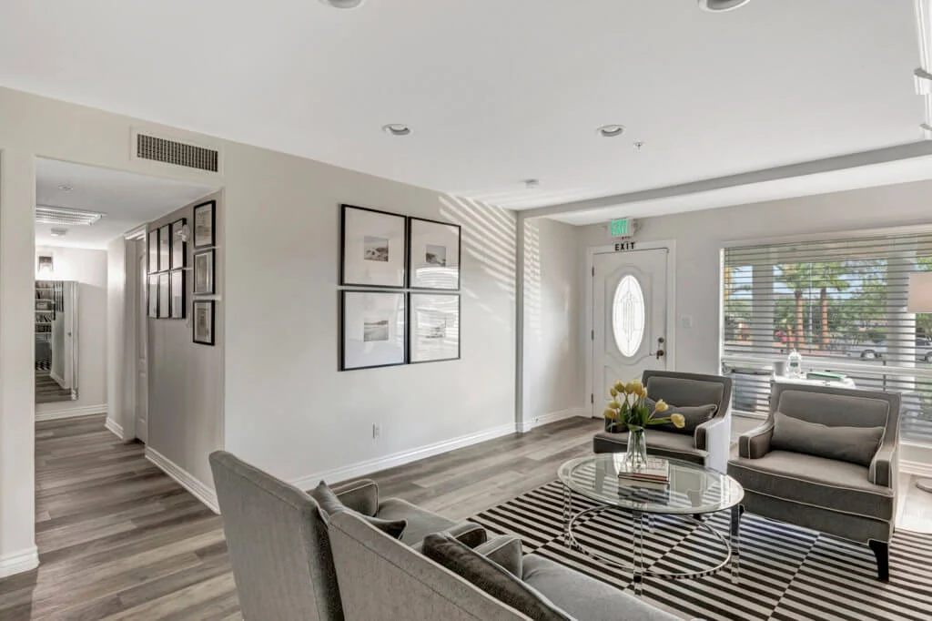 Image of The Valencia Home at 19th Pl. #1 (3)