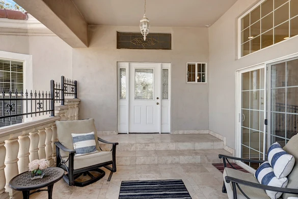 Image of Valencia at 19th Pl. #2 (10)