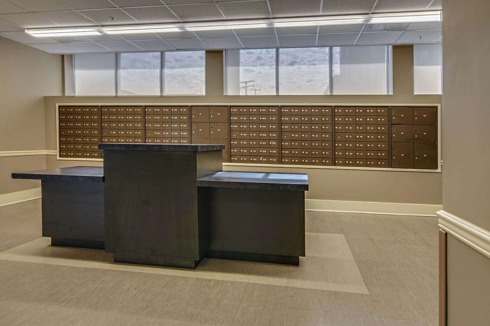 Image of Lakeview Tower (2)