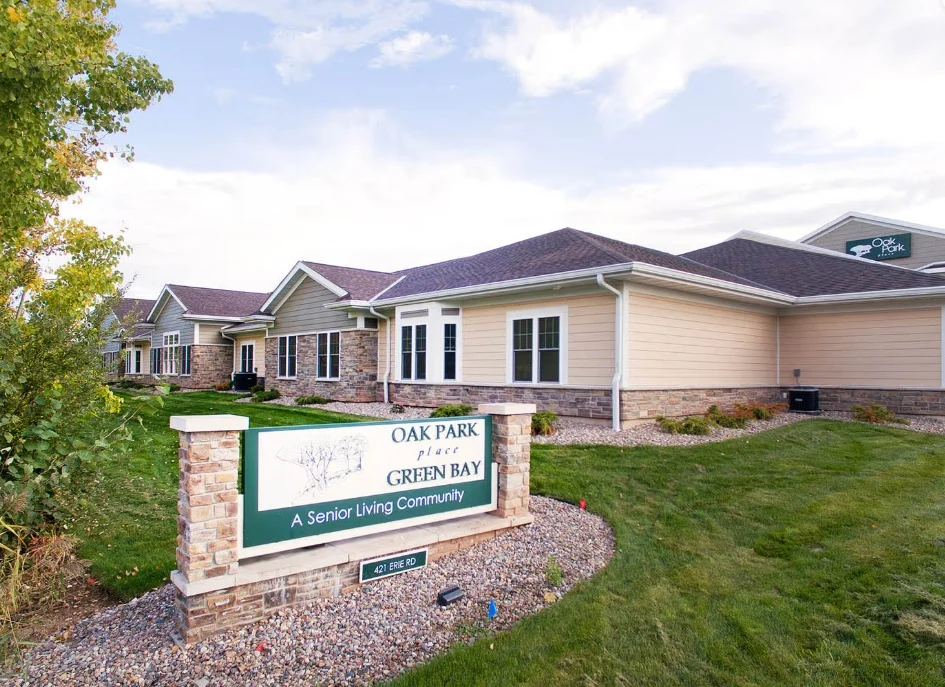 Image of Oak Park Place - Green Bay (1)