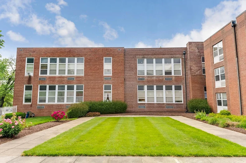 Image of Warren Place Apartments (3)