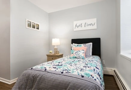 Image of The Courtyard at Sterling Heights (3)