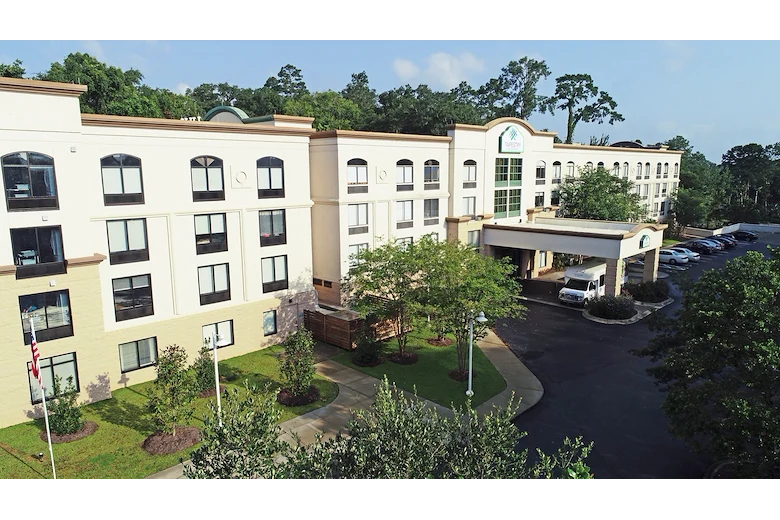 Image of Tapestry Senior Living Lakeshore (1)