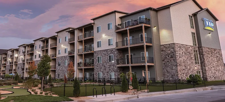 Image of Monarch (1)