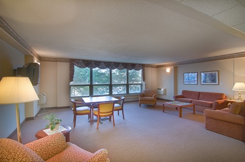 Image of Senior Suites of Garfield Ridge (2)