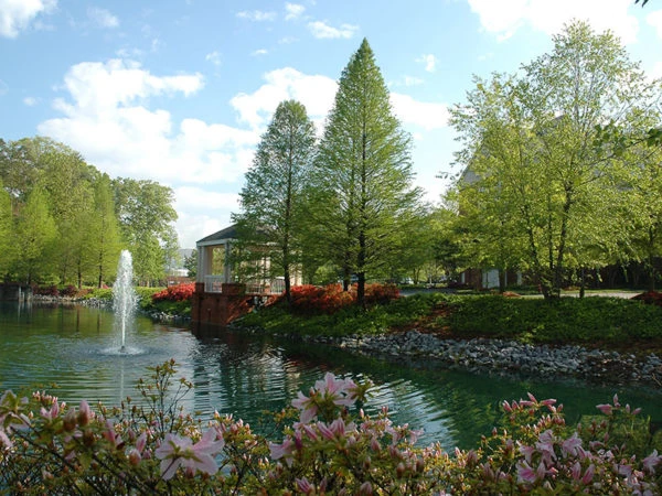 Image of Royal Oaks Retirement Community (1)