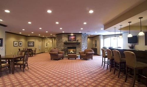 Image of Armour Oaks Senior Health & Rehab (5)