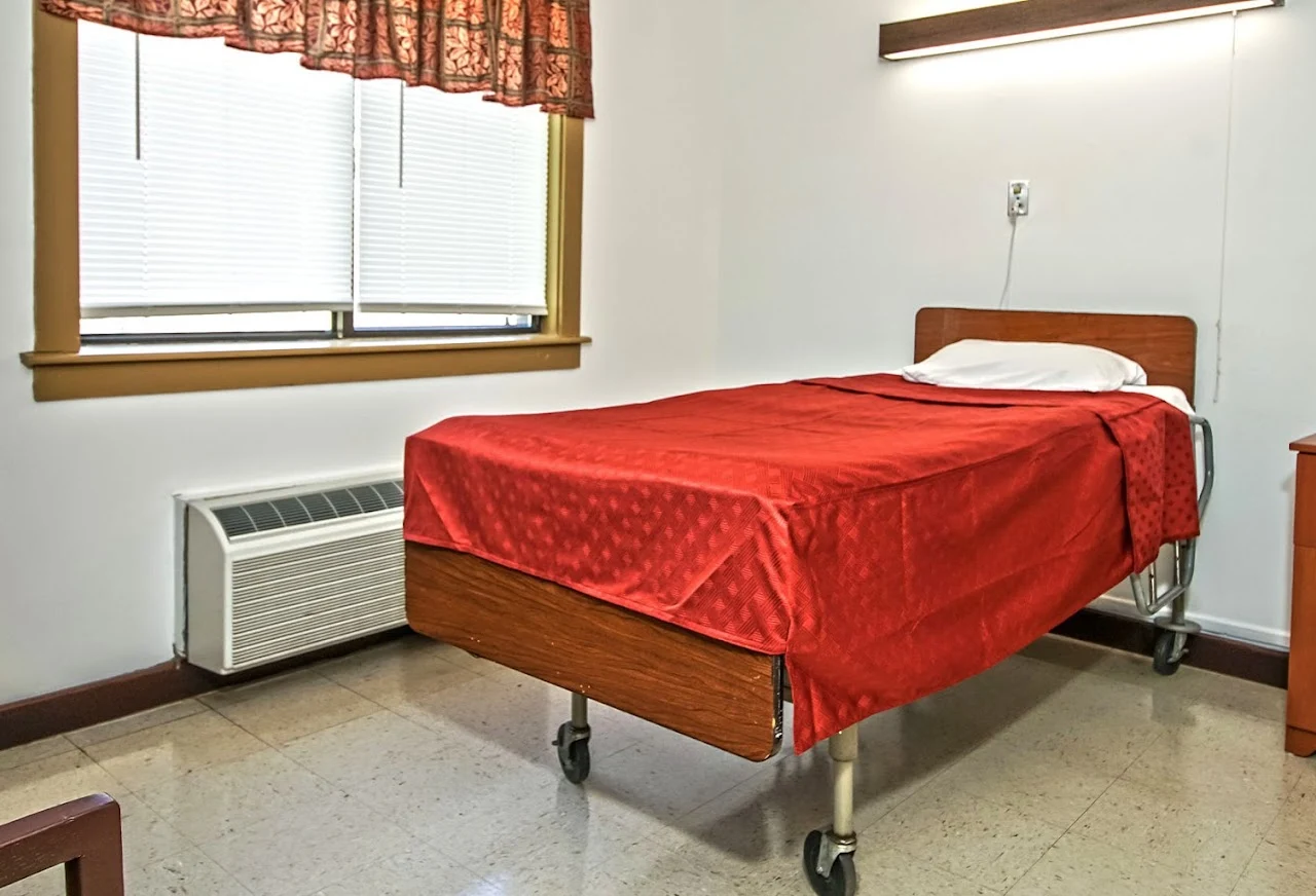 Image of Carlyle Senior Care of Williston (3)