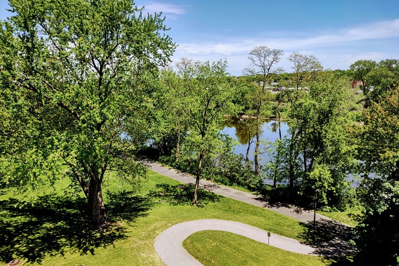 Image of Plum Landing Retirement Community (7)
