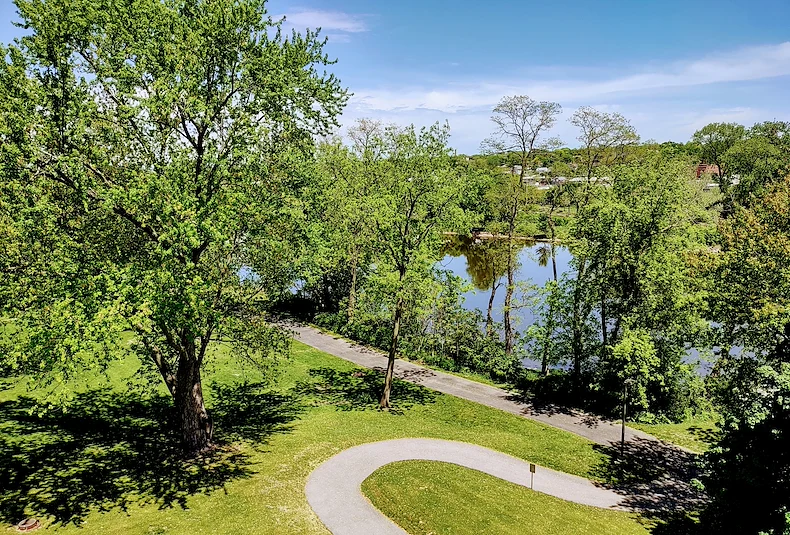 Image of Plum Landing Retirement Community (7)