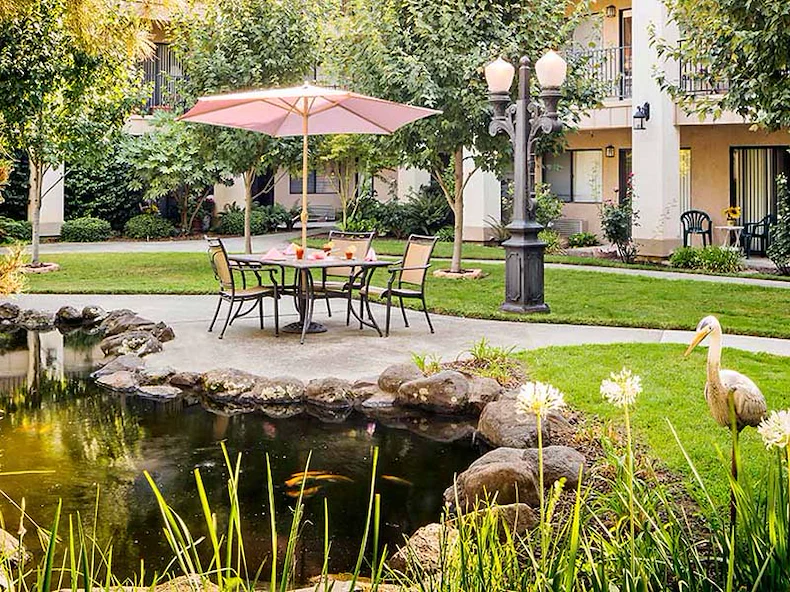 Image of Atria Carmichael Oaks (2)