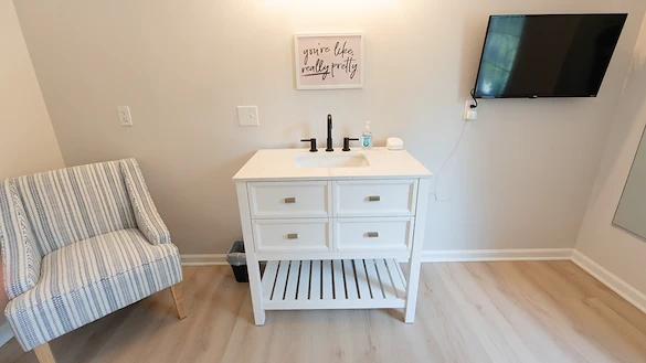 Image of OakBrook Senior Living at South Lyon (7)