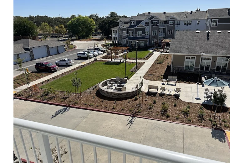 Sequoia Grove Gracious Retirement Living Hawthorn Senior Independent Living in Granite Bay, California exterior