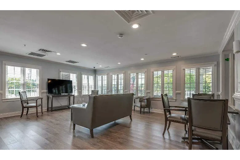 Image of Enrich at 519 (8)