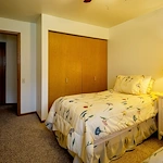 Image of Courtyard Grand Chute Apartments (8)