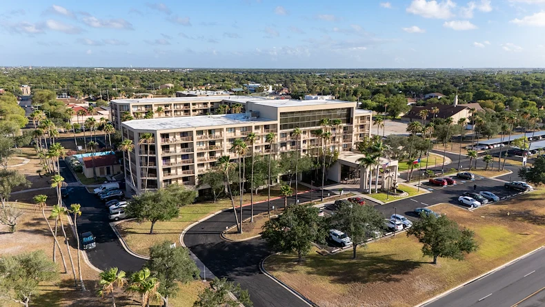 Image of Golden Palms Rehabilitation & Retirement (1)