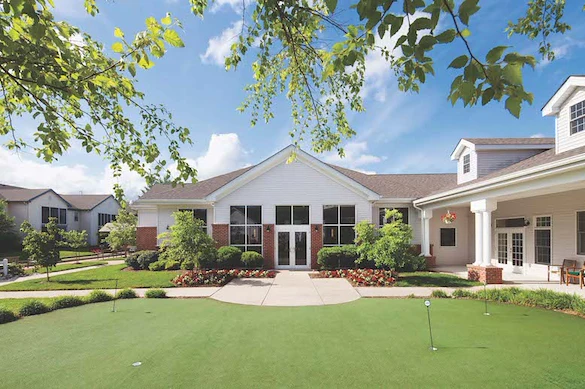 Image of Crestwood Manor (2)