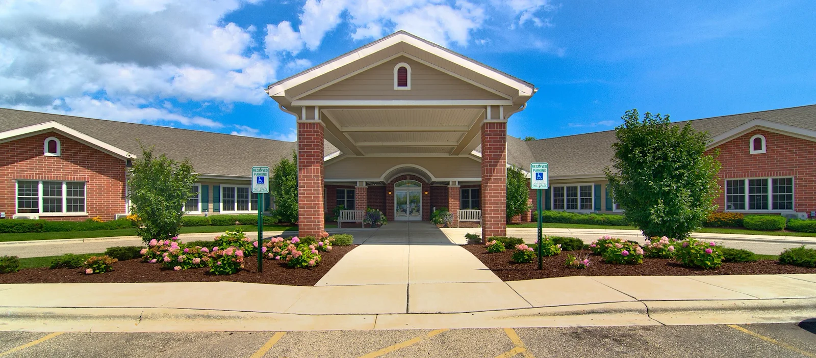 Image of Parkside Manor (2)