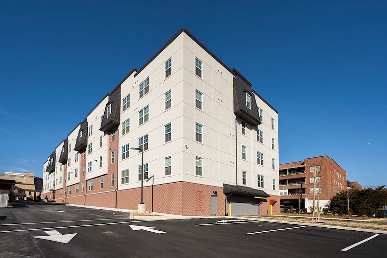 Image of 1528 West Apartments (3)