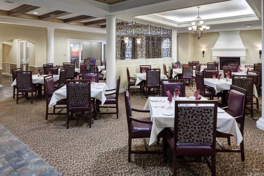 Franklin Park at Sonterra dining room