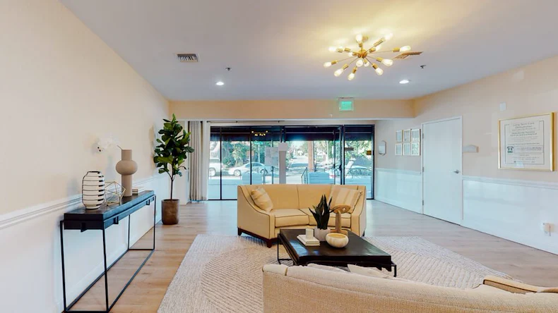 Image of Savant of Burbank East (2)